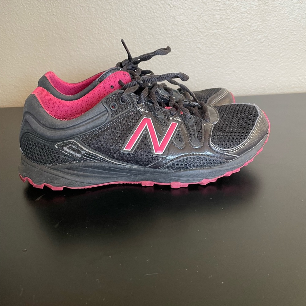 New Balance Rockstop off-road shoes.  Size 7.5